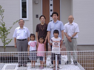 笑顔も増え、家族が明るく01